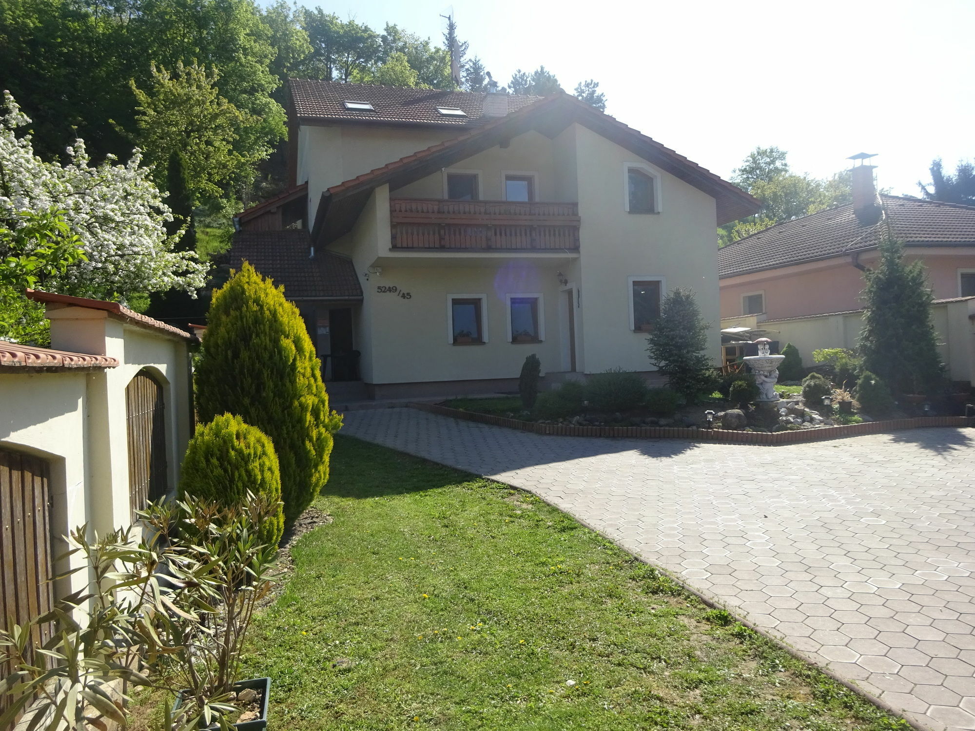 Villa Psenek Banka Exterior photo